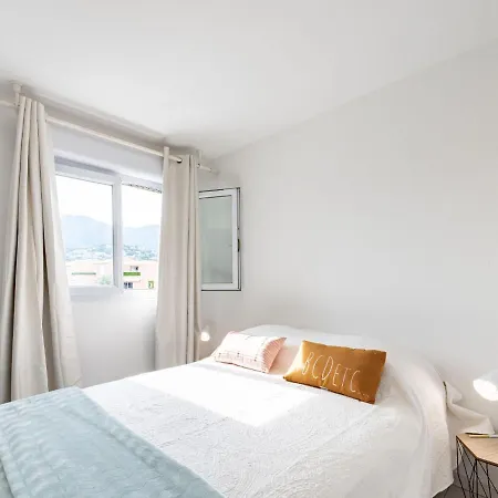 Turquoise-10 By Interhome *
